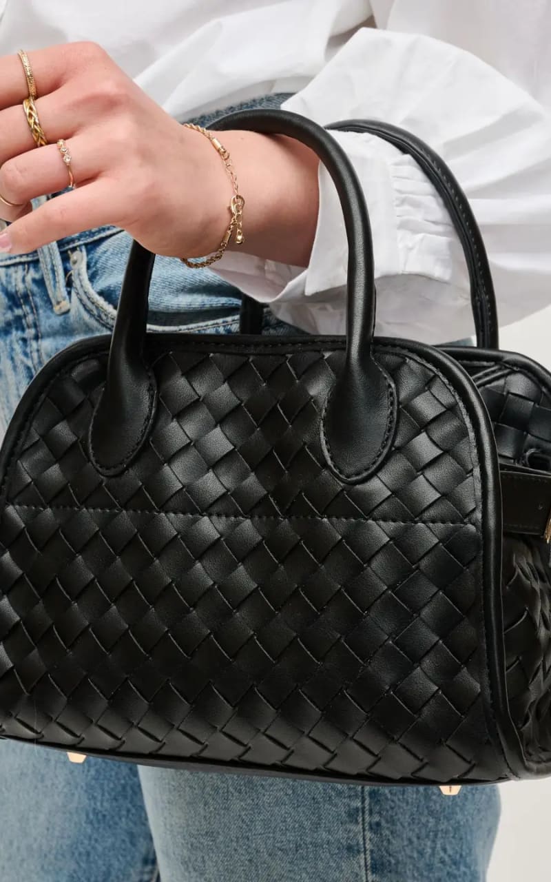 Urban Expressions- Kristie Woven Crossbody Bag - Black - &