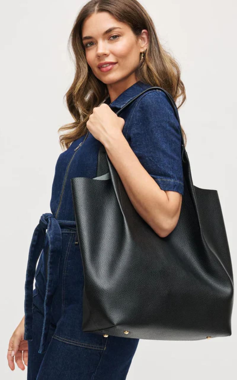 Urban Expressions- Maeve Tote in Black - Bag & Wallet