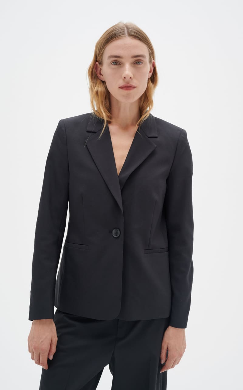 InWear- Zella Classic Short Blazer in Black - BLAZER