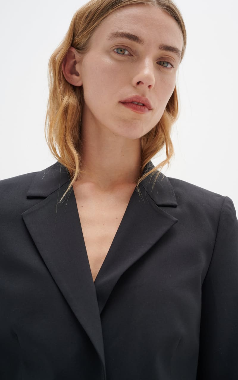 InWear- Zella Classic Short Blazer in Black - BLAZER