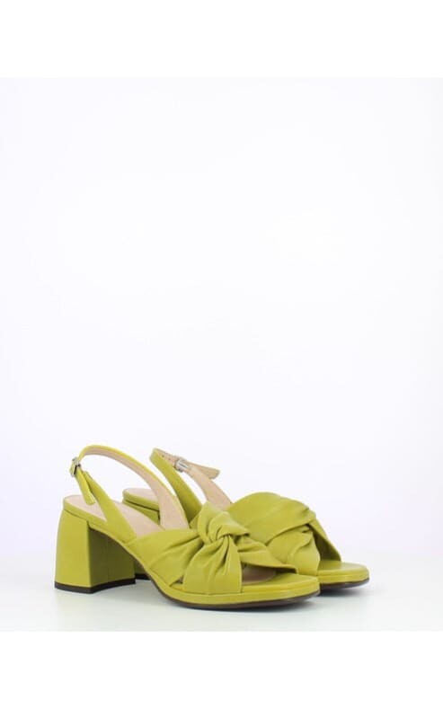 Wonders- Chunky Heel Sandal in Sauvage Apple - footwear