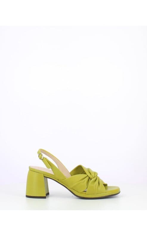 Wonders- Chunky Heel Sandal in Sauvage Apple - footwear