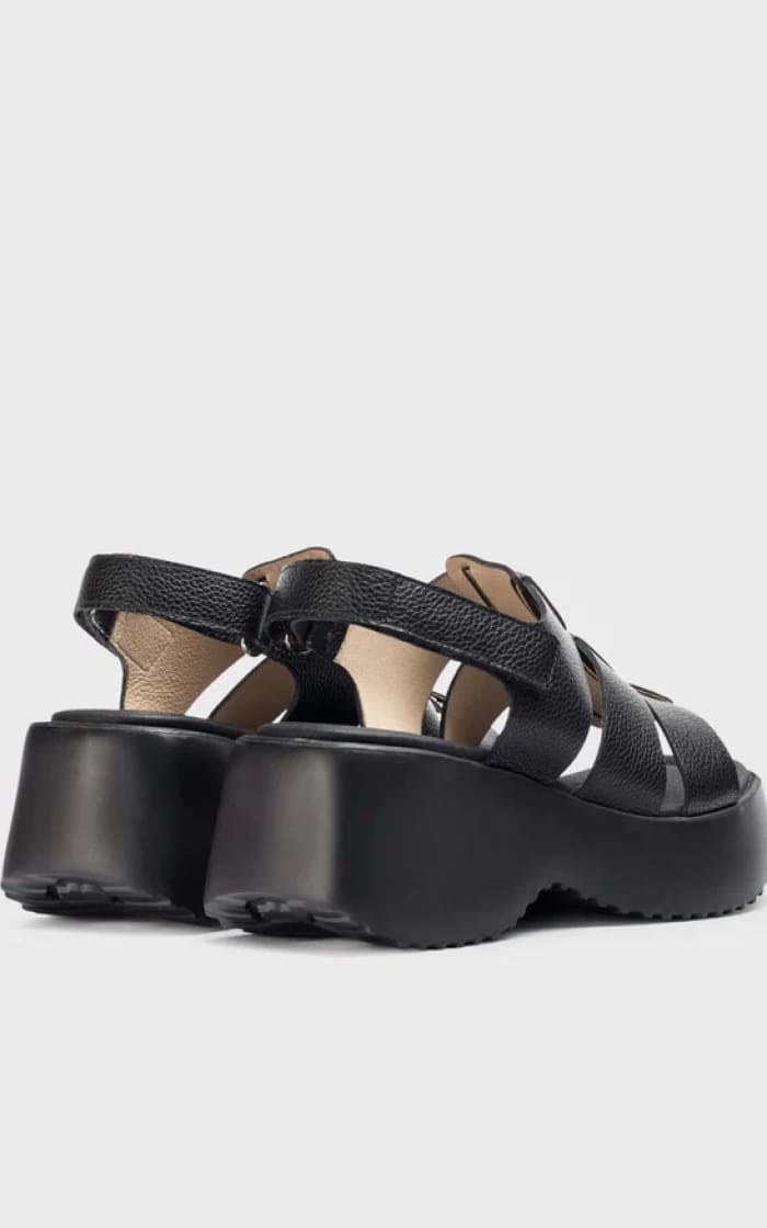 Wonders- Platform Sandal in Black - footwear