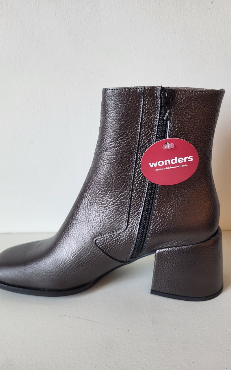 Wonders- Rodolfo Ankle Boots in Glow Plomo - footwear