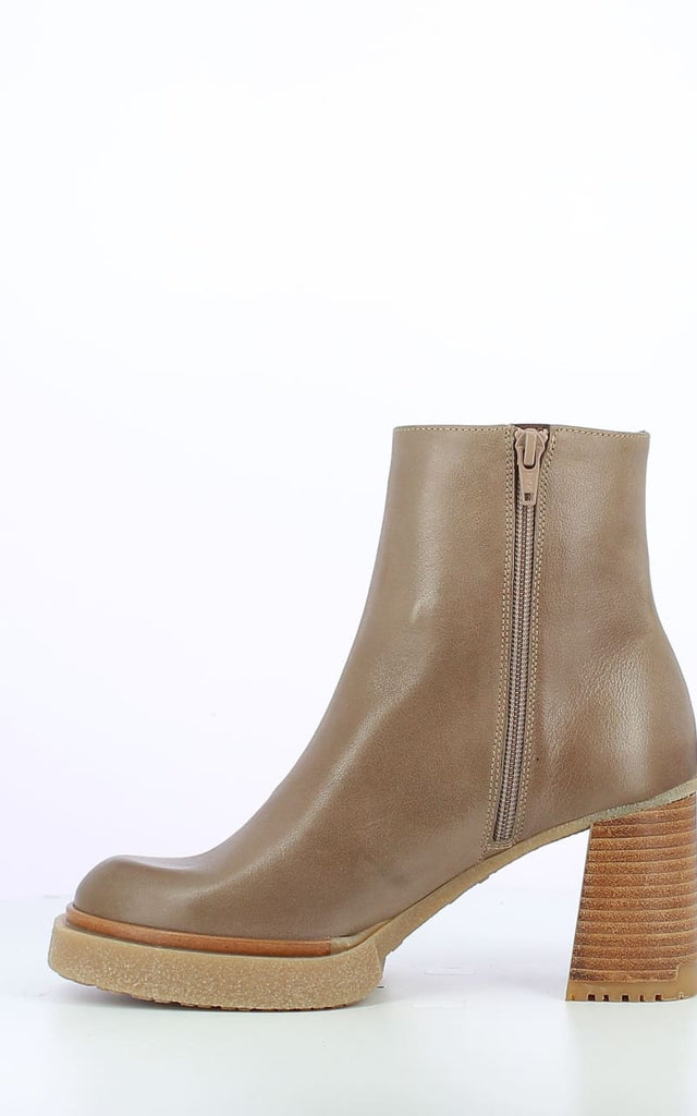 Wonders- Verona Boot in Taupe - footwear