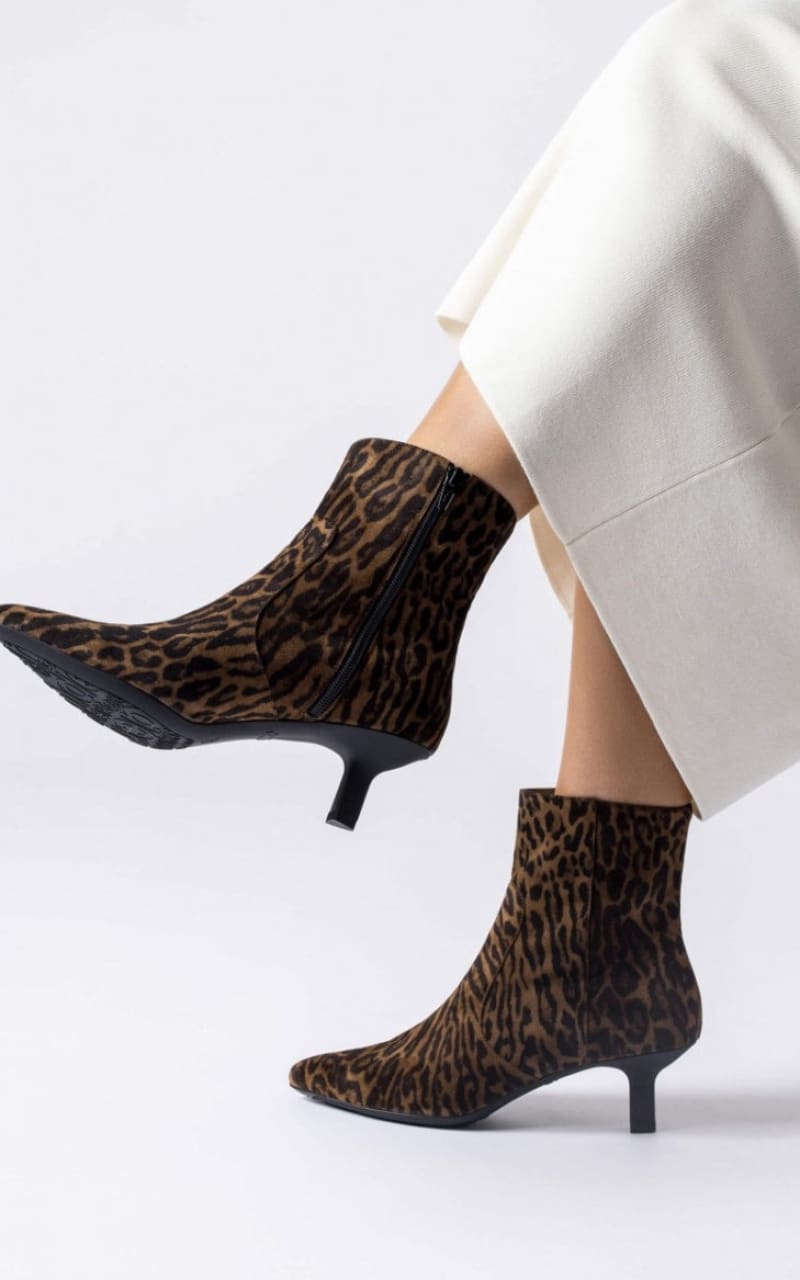 Wonders- Suede Ankle Boot in Calipso Tabac - footwear