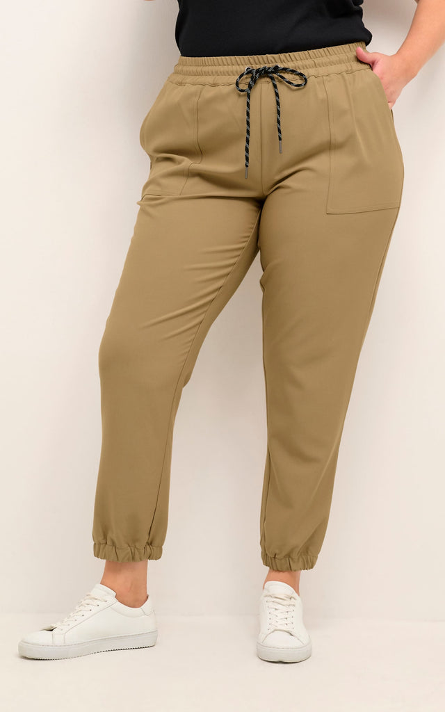 Kaffe Curve - Nelle Highwaisted Drawstring Trousers in Oak -