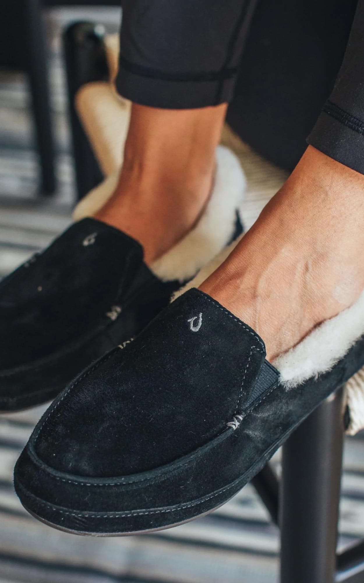 OluKai - Ku’una Leather Slipper in Black - footwear