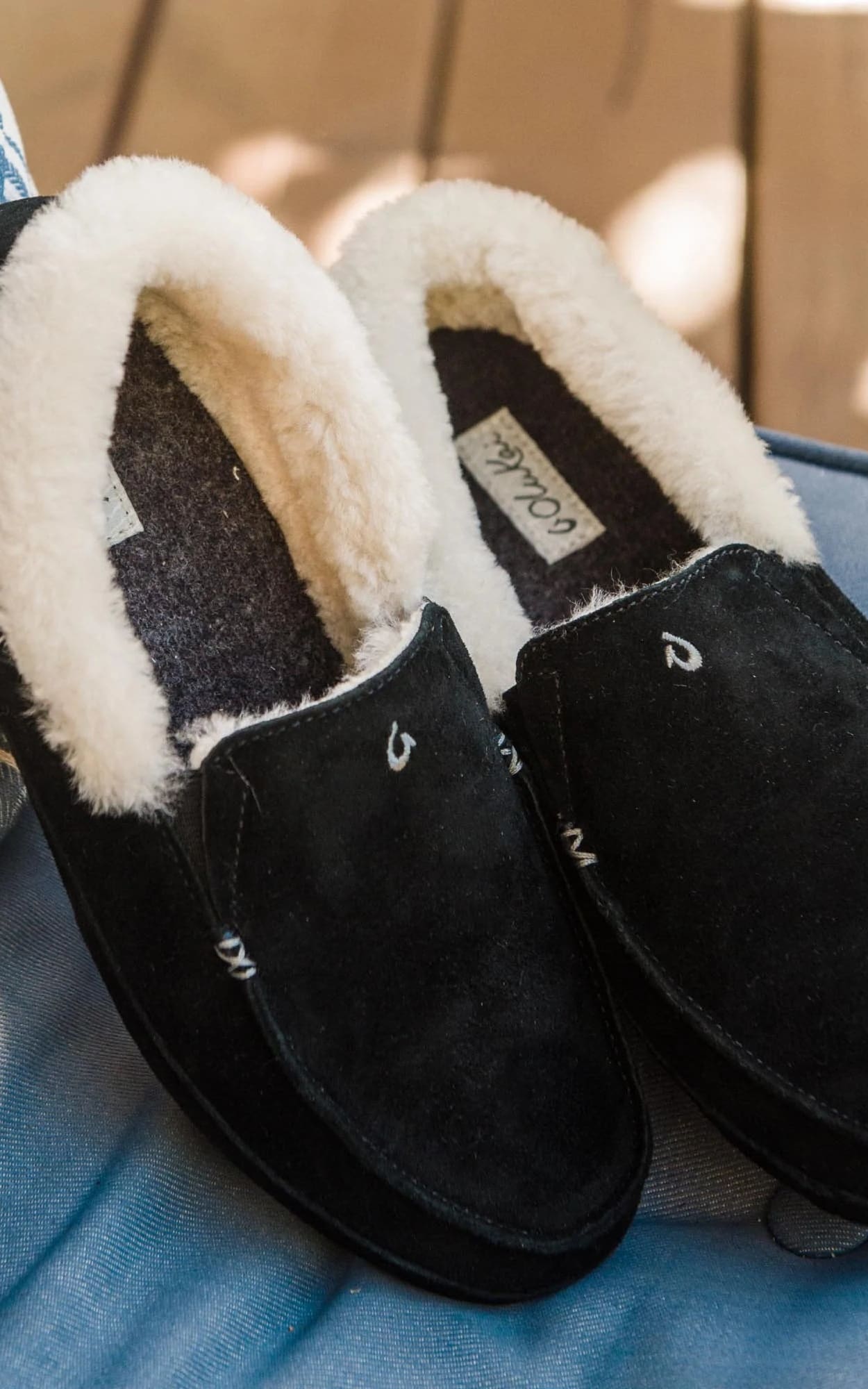 OluKai - Ku’una Leather Slipper in Black - footwear