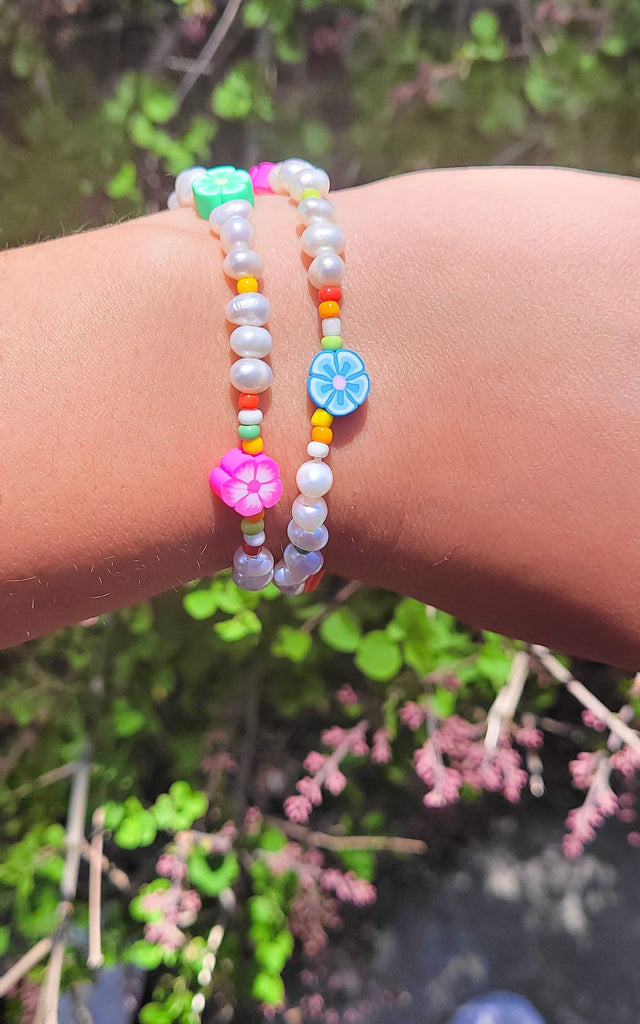 Twisted Baubles - Natural Pearls Fruit/Flower Loop Bracelet 